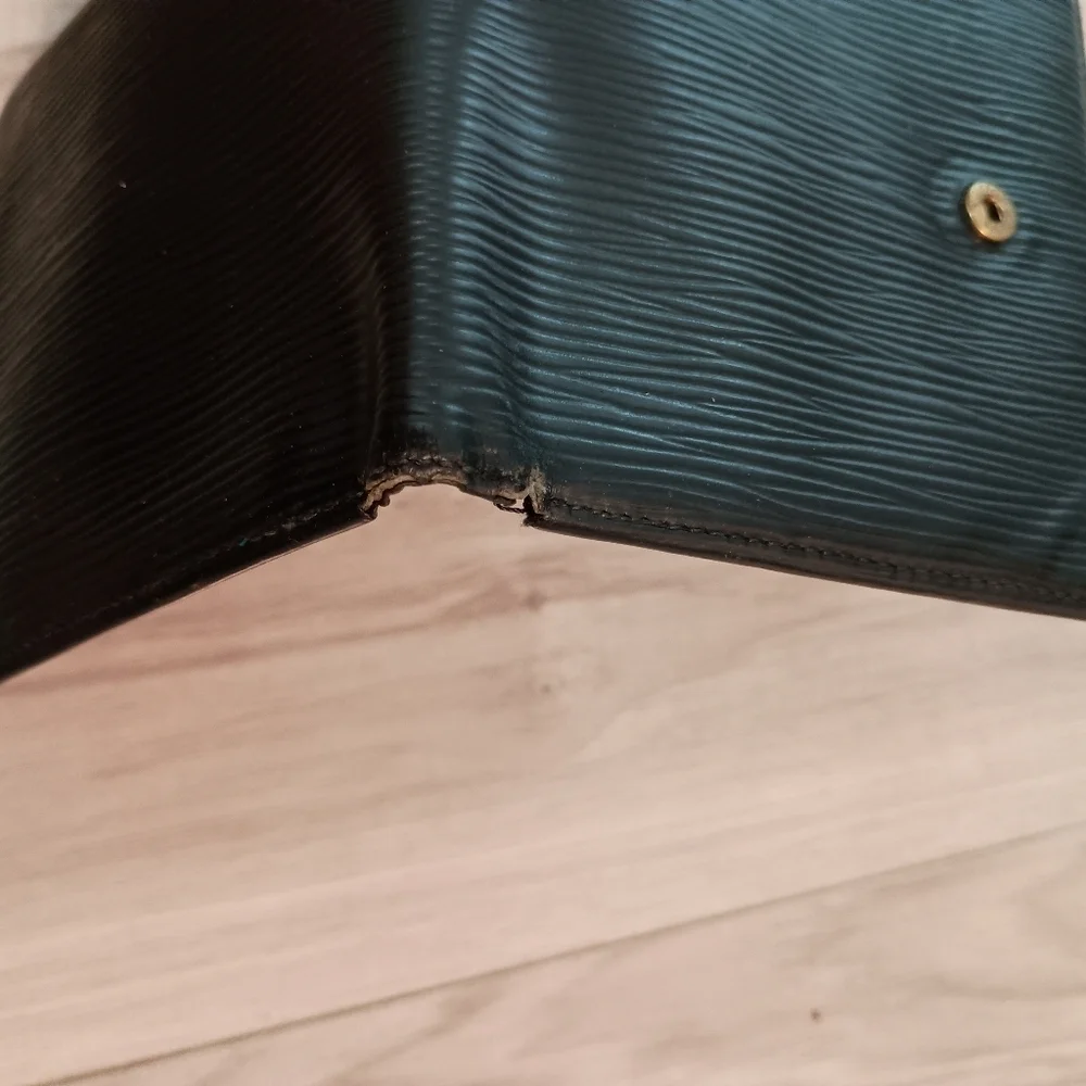 Louis Vuitton Bifold Wallet Black Epi
